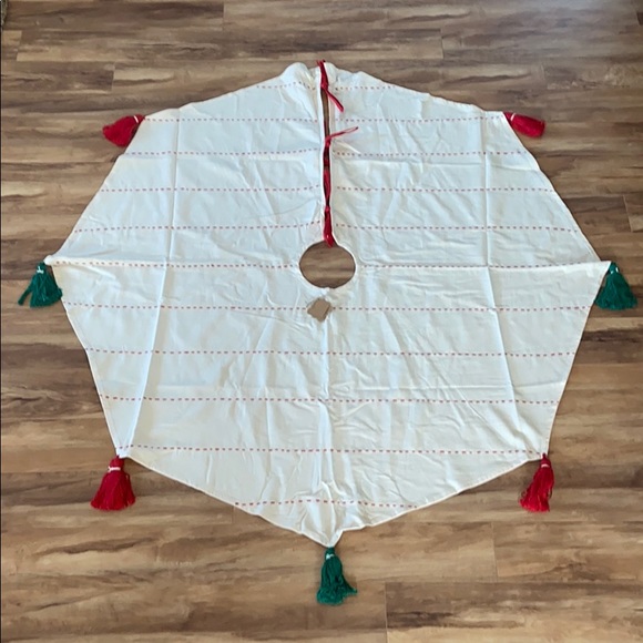 Mud Pie Other - Mud Pie Red and Green Tassel Tree Skirt